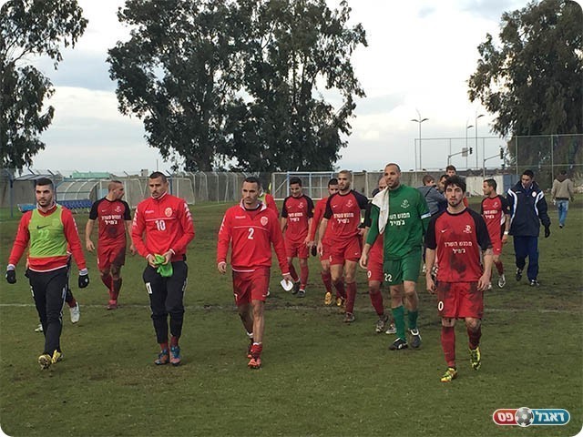 שחקני הרצליה בסיום (קובי פורטל)